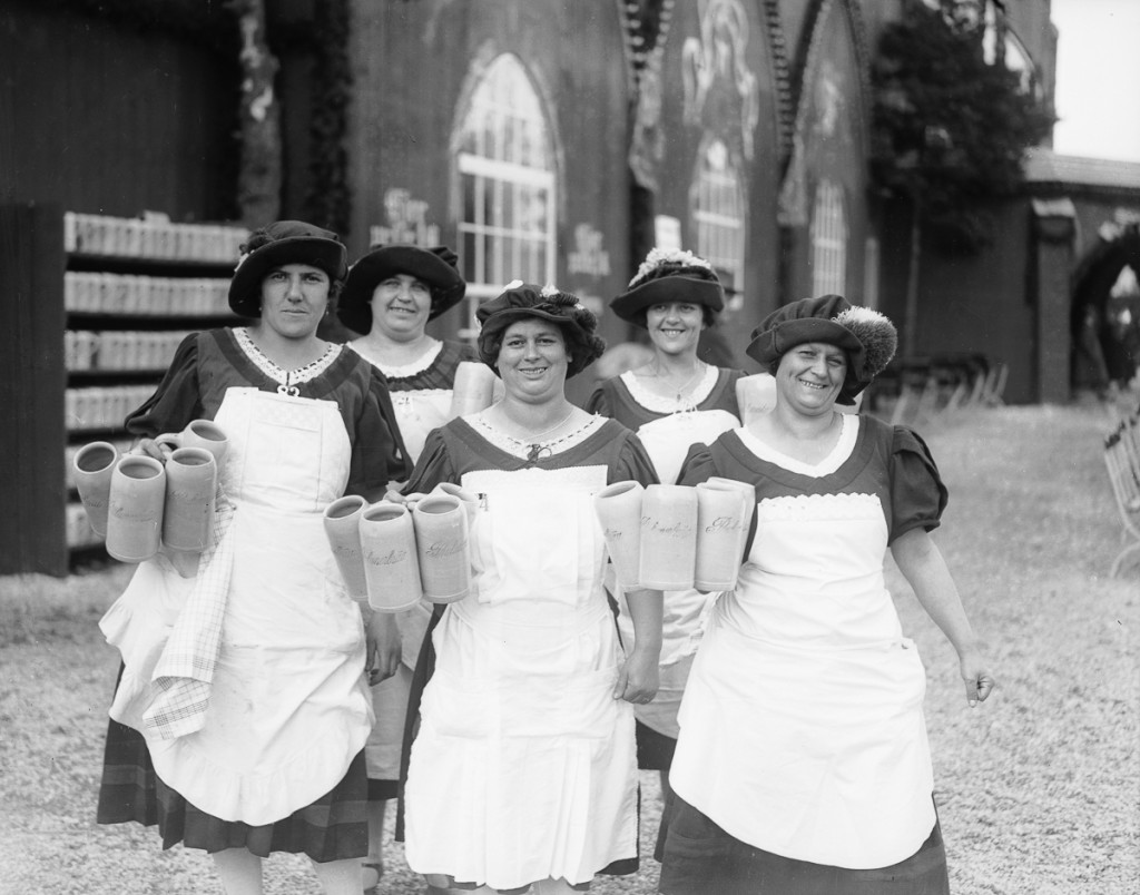 October 1928: A group of beer maids dressed in costume at the great 'Oktoberfest' in Munich, Germany. (Photo by Fox Photos/Getty Images)